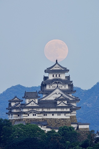 月と城.jpg