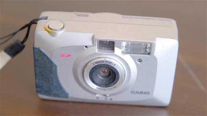当時の初心者向けカメラで、実売価格は2万円台前半。たしか中古1万円前後で買った