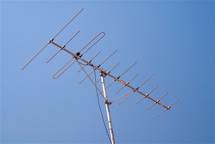 これが八木アンテナ。テレビ放送の受信にも使われる