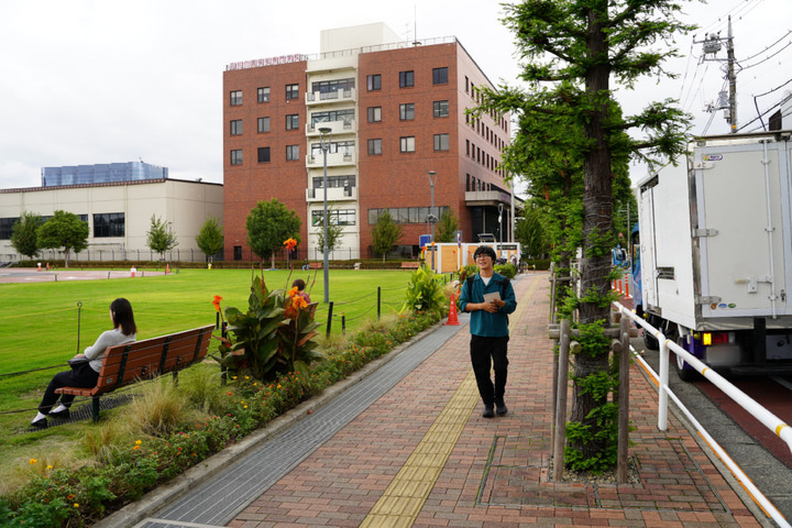 手描きの地図を頼りに進む