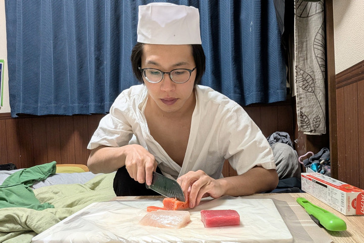 刺身を切る