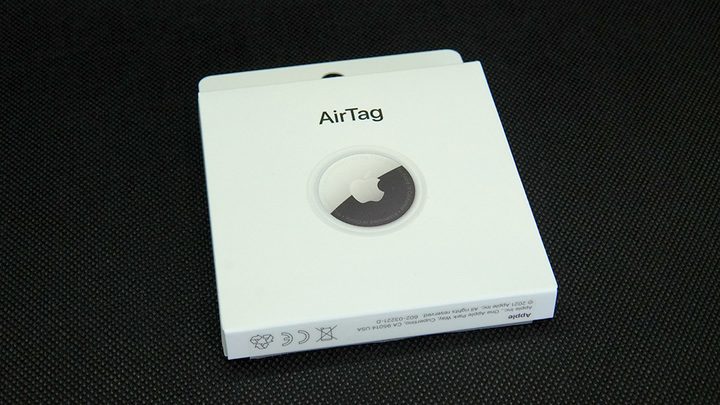 iPhoneの「探す」アプリと連携して持ち物を探すことができる紛失防止タグ