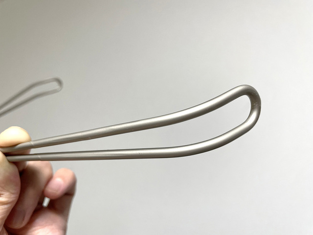 写真では分かりづらいが、肩部分にすべり止めの加工が施されている