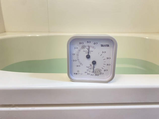 撮影時は汗だくでした