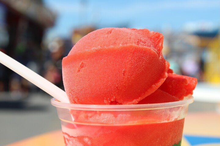 フィラデルフィアのウォーターアイス、ソルベに似ている。