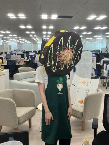 お好み焼きが重すぎて頭が前傾になるてんてん