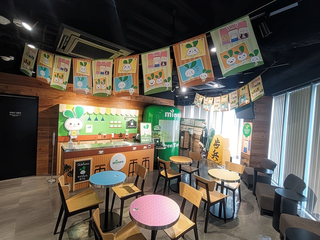 4階マイぴょんカフェの入口。ワクワク感が高まります！