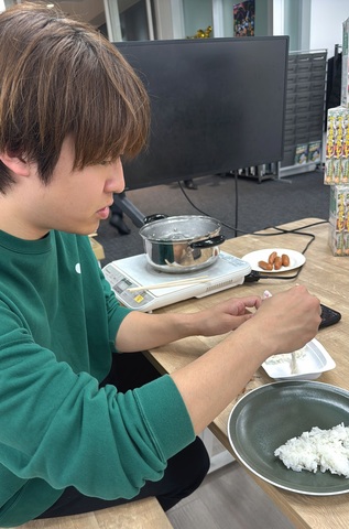 給仕係の祭男くん