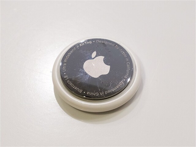 ウェットティッシュや手指用アルコールなどを使い、手でこすったもの。5分ほどでここまで戻った