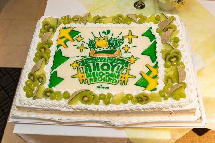 特大サイズのオリジナルケーキ