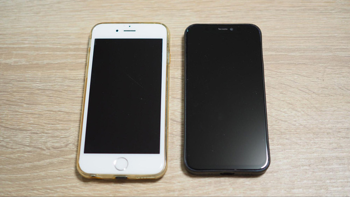 左：iPhone 6s   右：iPhone 12 mini
