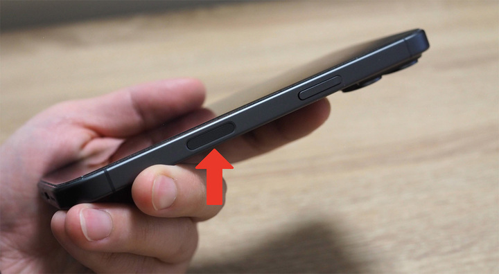 iPhone 17 電源ボタン下に配置されたカメラコントロールボタン